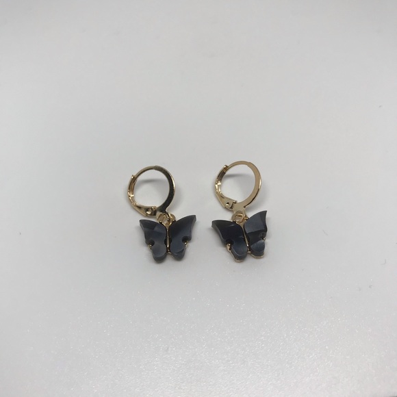 🖤 Black Butterfly Charm Earrings - Picture 2 of 3